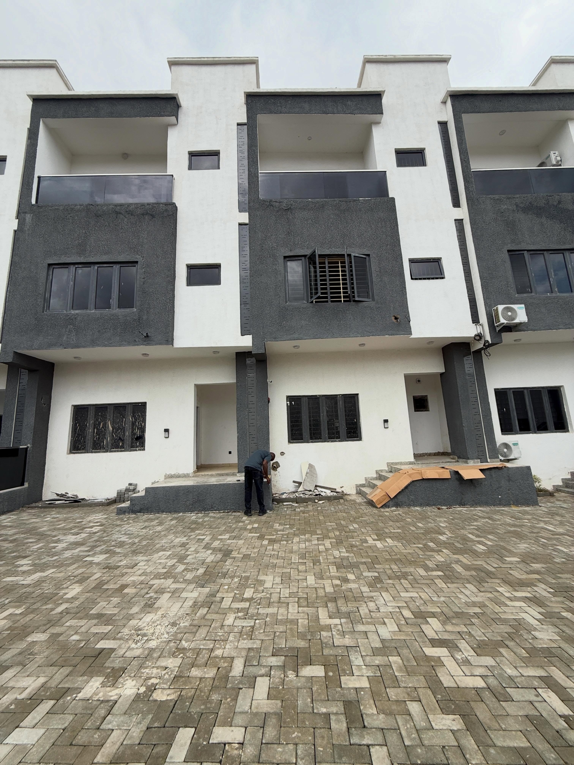 4 bedroom terrace duplex for rent in Guzape, Abuja