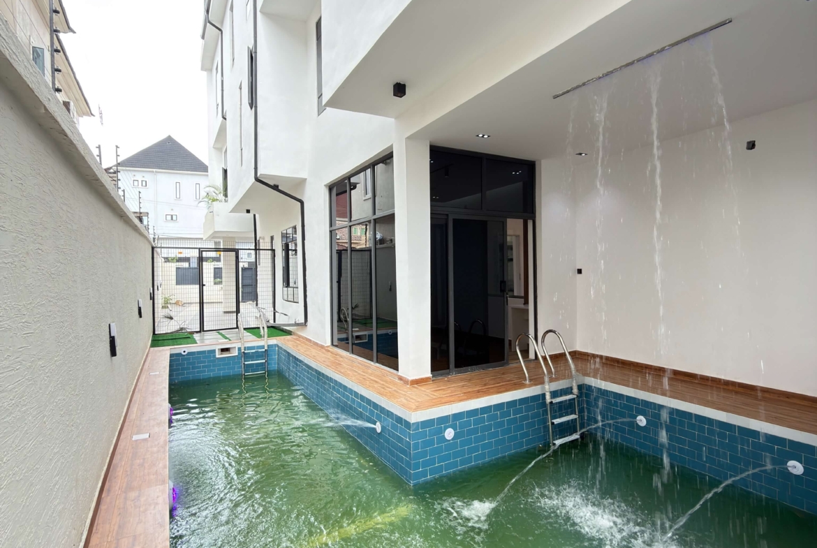 5 bedroom fully detached duplex for sale in Apo Resettlement, Abuja