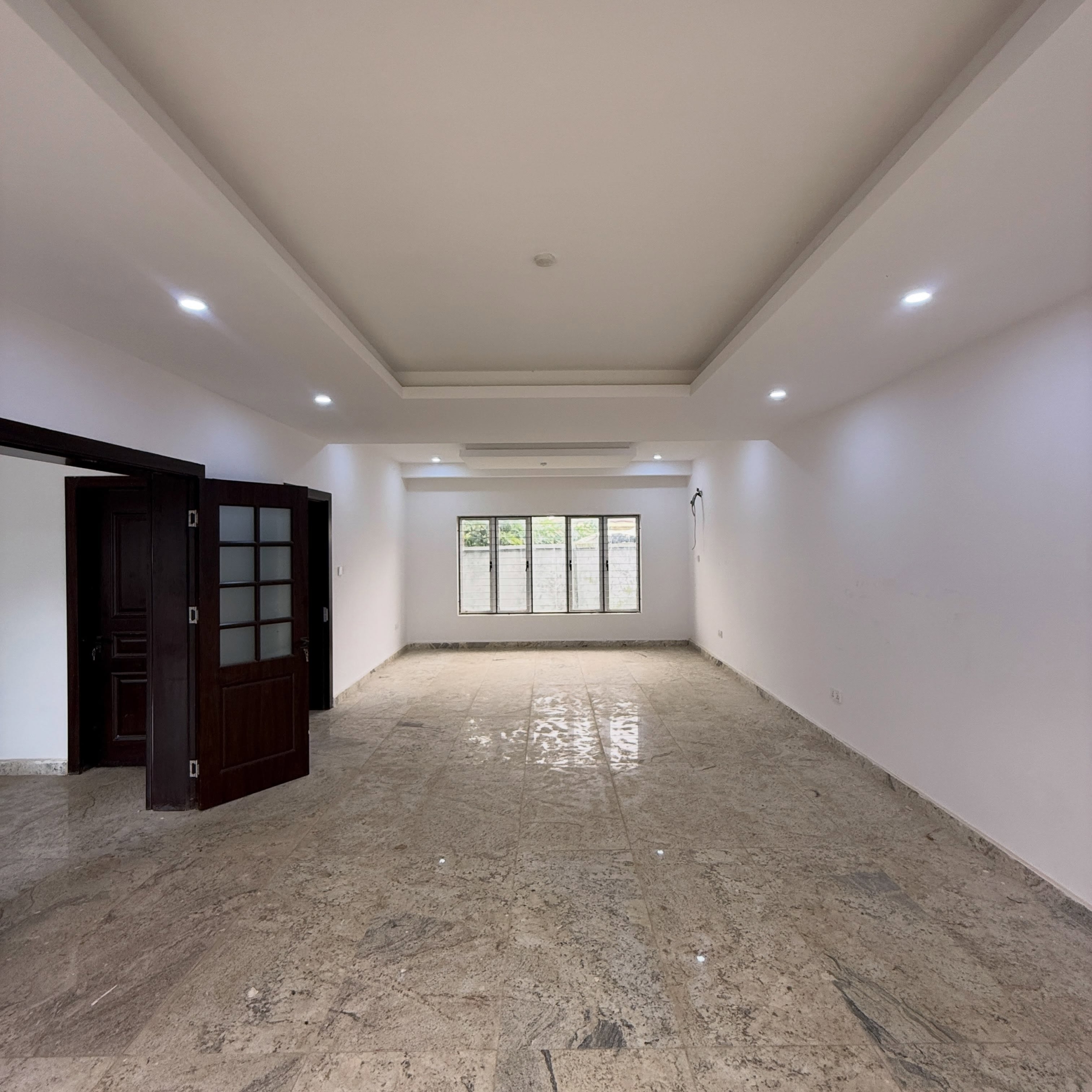 4-bedroom semi-detached duplex comes with a 1-room BQ
