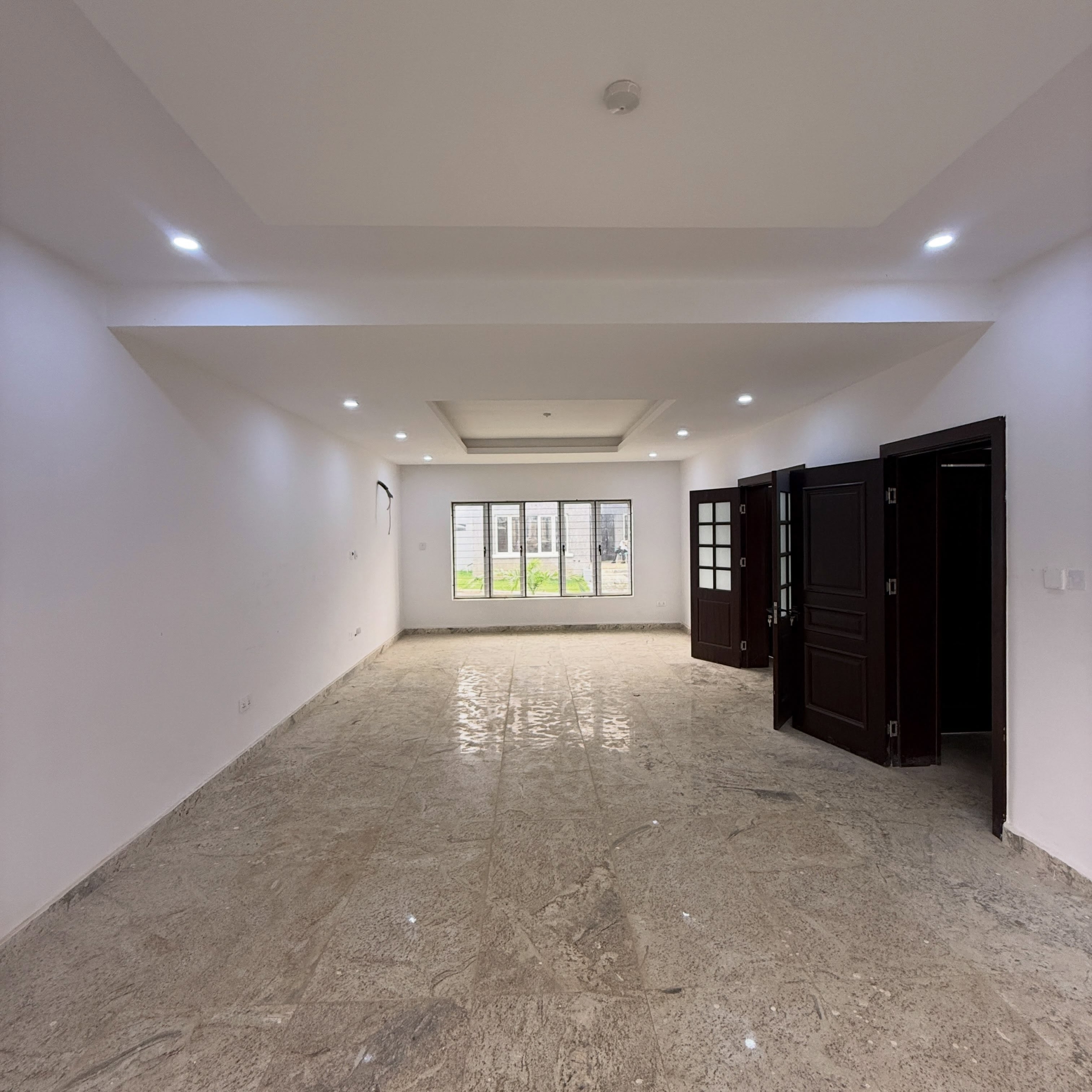 4-bedroom semi-detached duplex comes with a 1-room BQ
