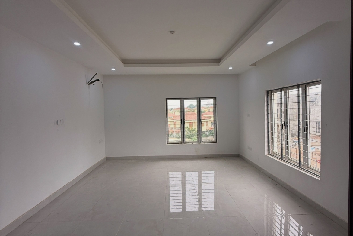 4-bedroom semi-detached duplex comes with a 1-room BQ