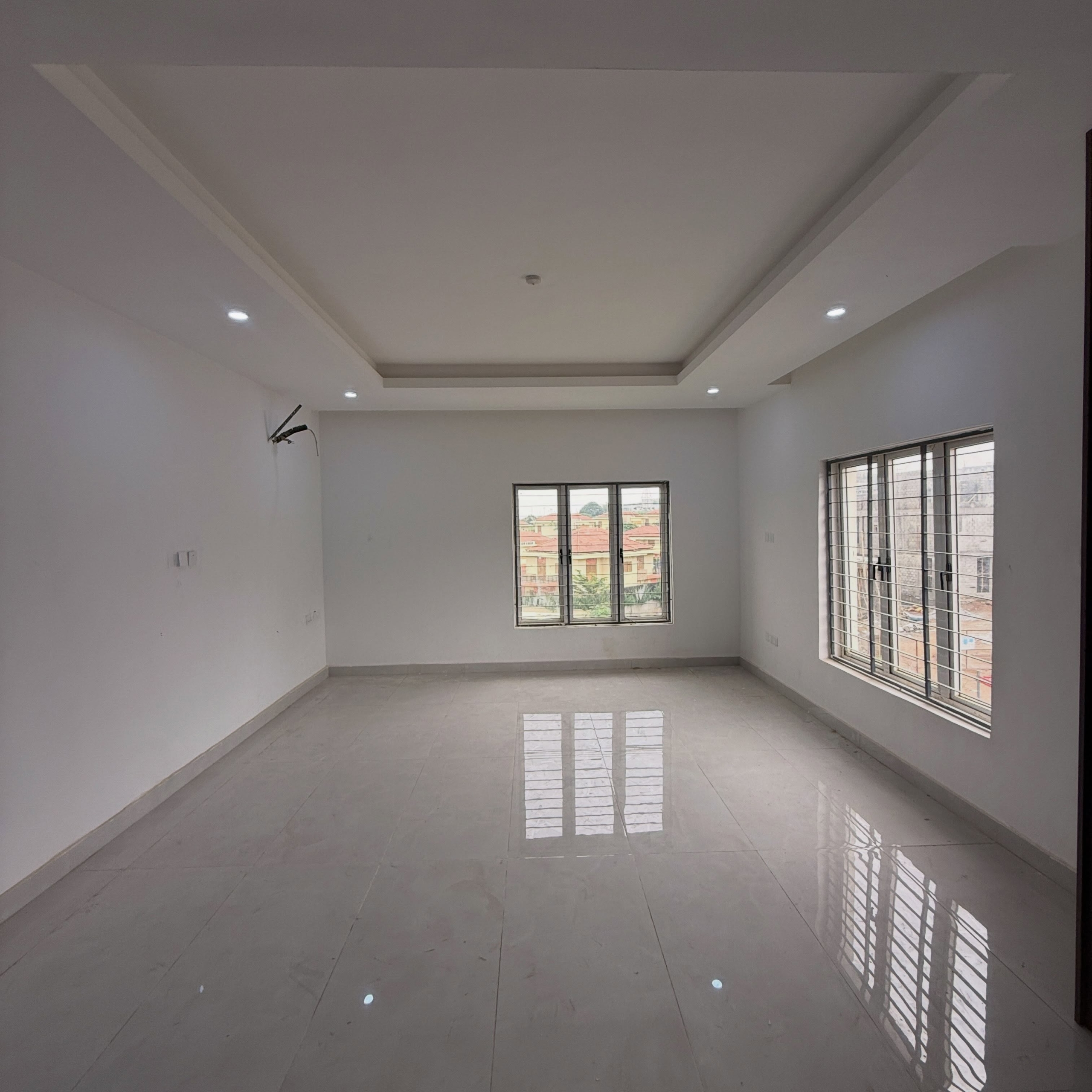 4-bedroom semi-detached duplex comes with a 1-room BQ