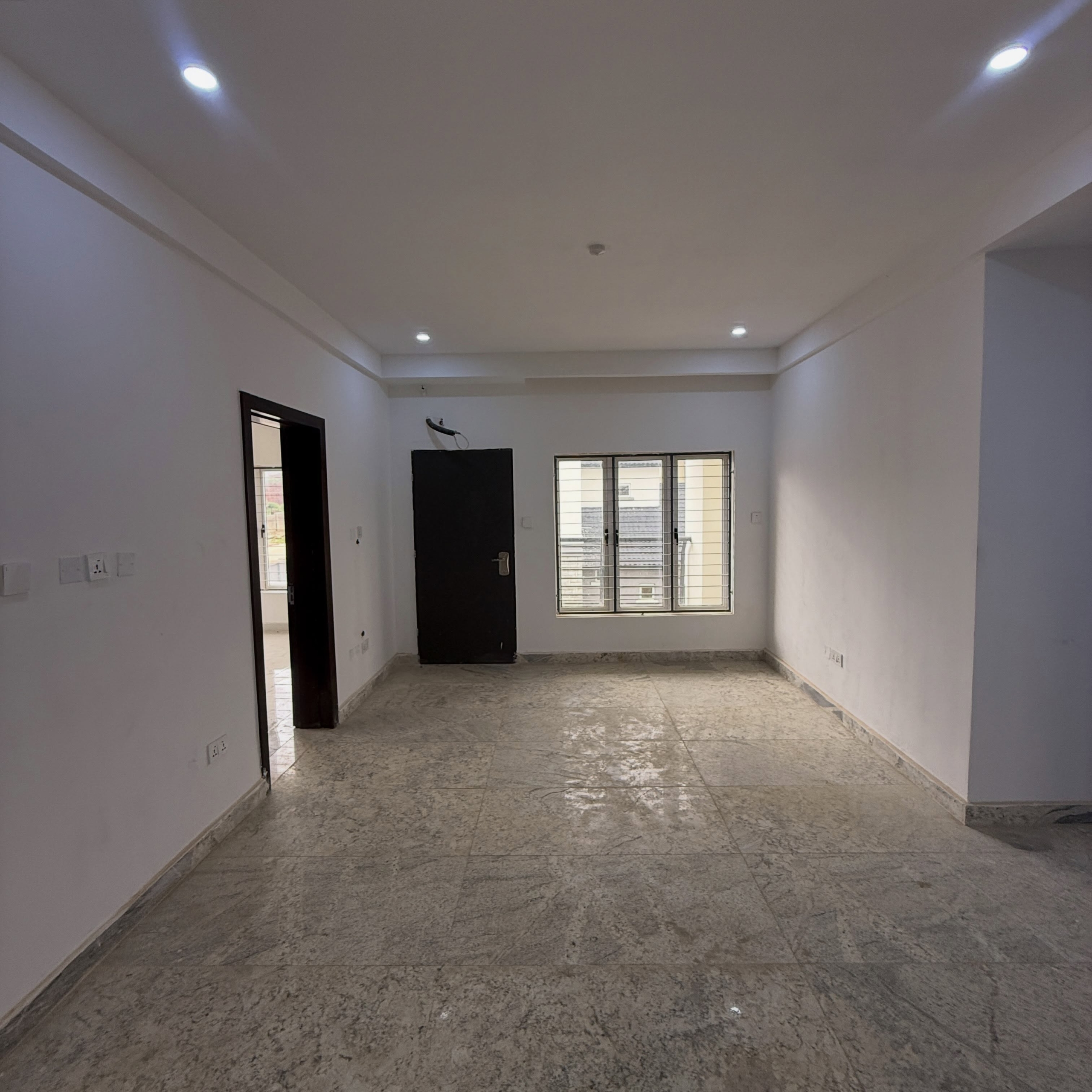 4-bedroom semi-detached duplex comes with a 1-room BQ