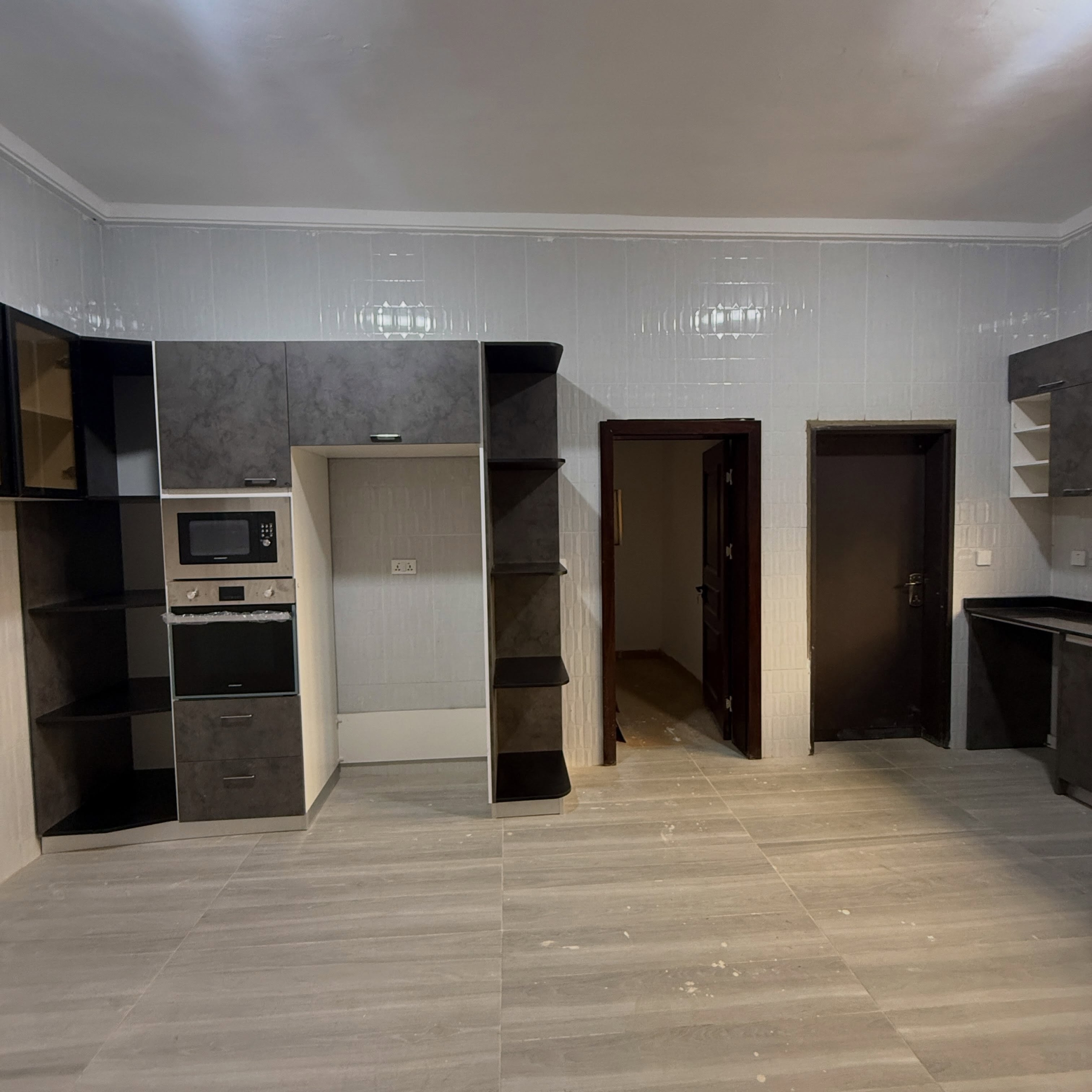 4-bedroom semi-detached duplex comes with a 1-room BQ