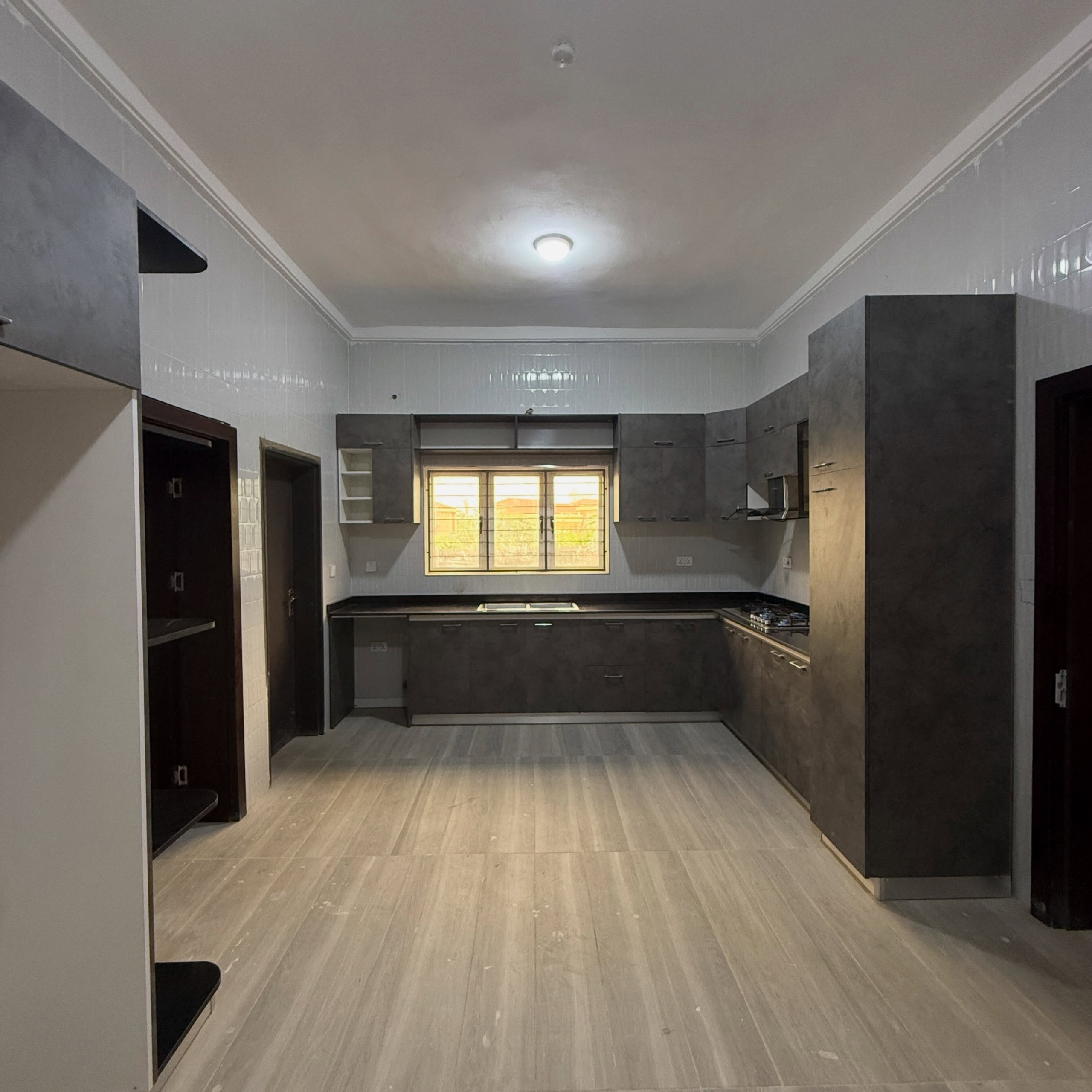 4-bedroom semi-detached duplex comes with a 1-room BQ