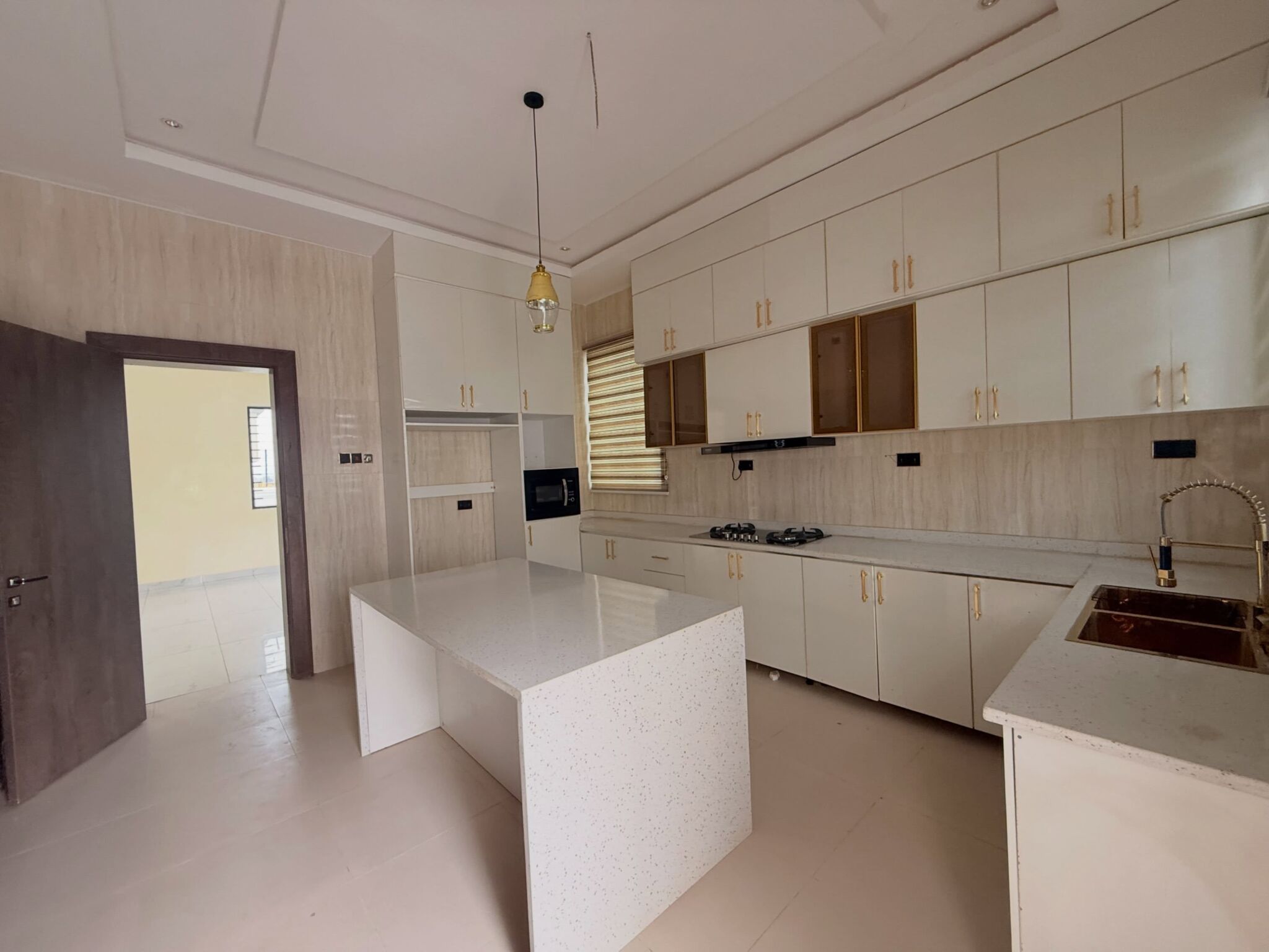 6 bedroom detached duplex for sale in Dakwo, Abuja