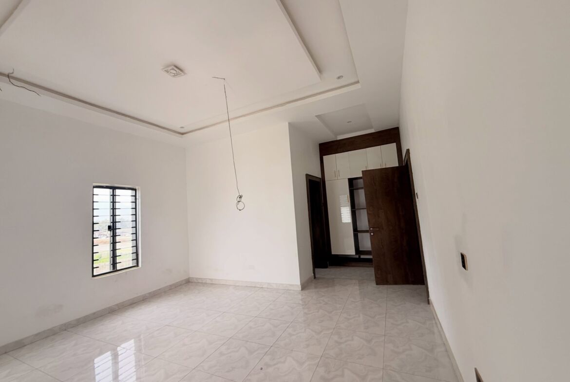 6 bedroom detached duplex for sale in Dakwo, Abuja