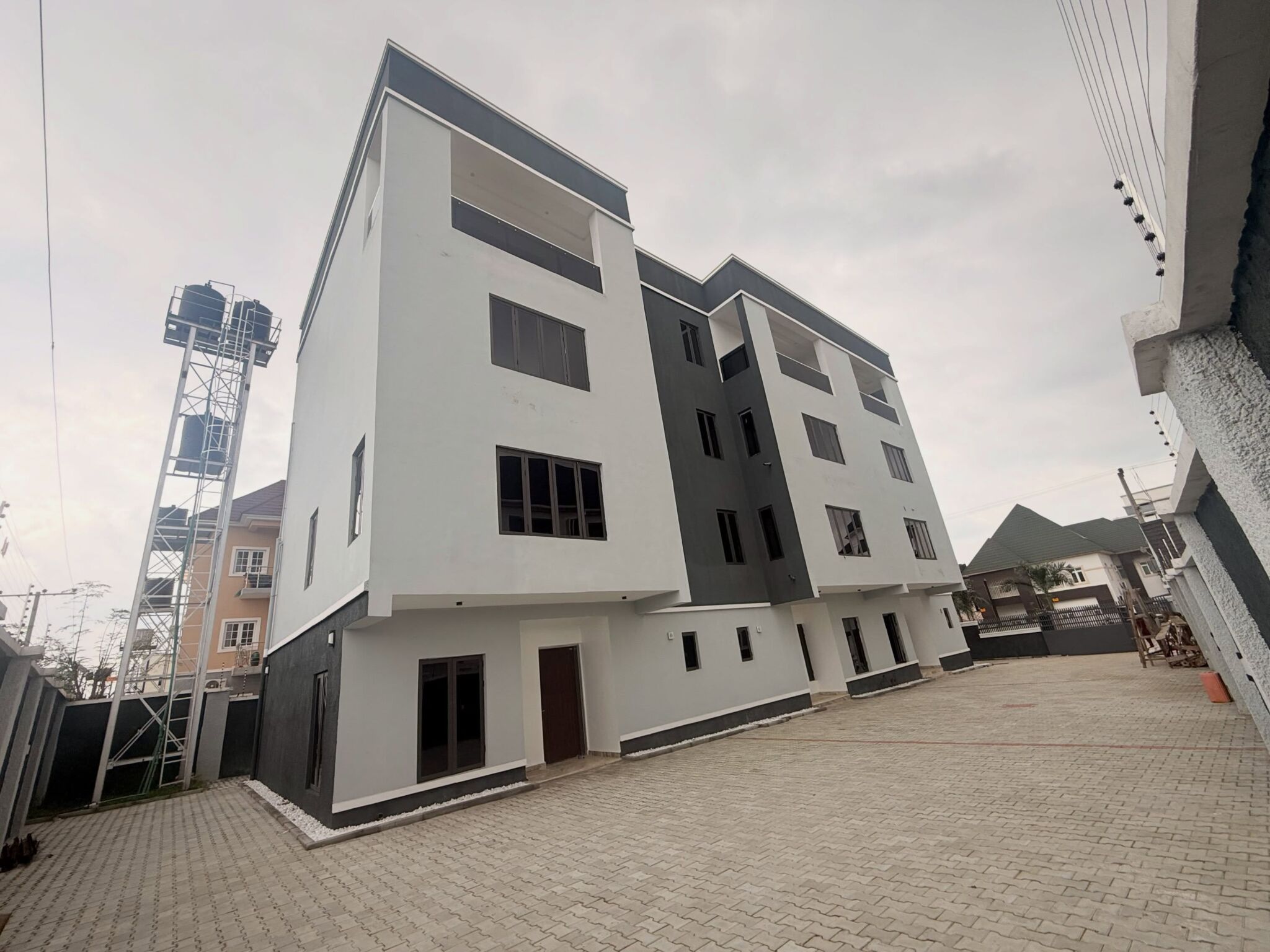 4 bedroom terrace duplex for sale in Jahi, Abuja4 bedroom terrace duplex for sale in Jahi, Abuja