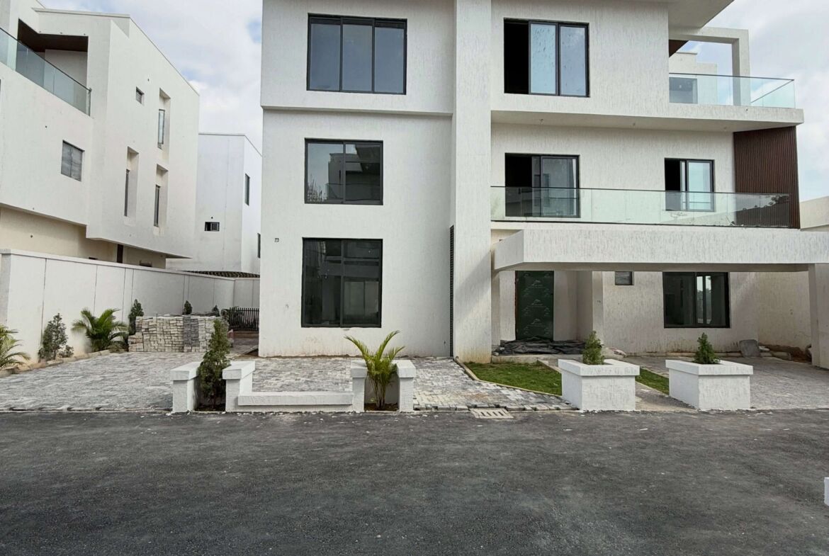 7 bedroom villa for sale in Katampe Extension, Abuja