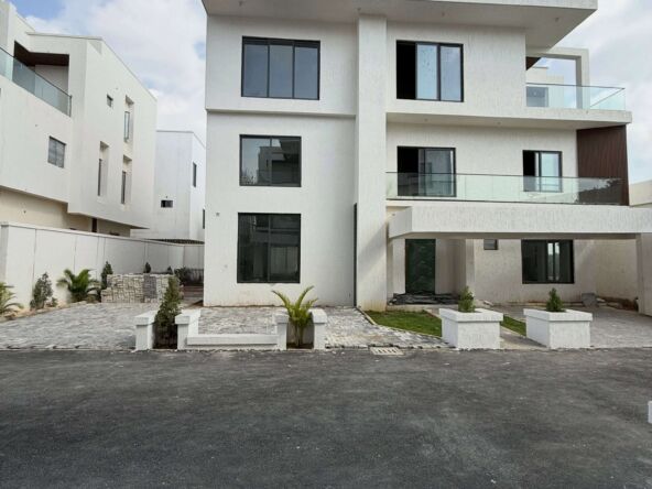 7 bedroom villa for sale in Katampe Extension, Abuja