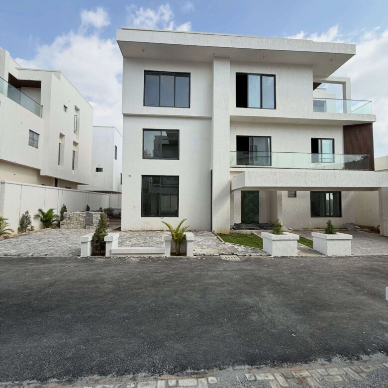7 bedroom villa for sale in Katampe Extension, Abuja