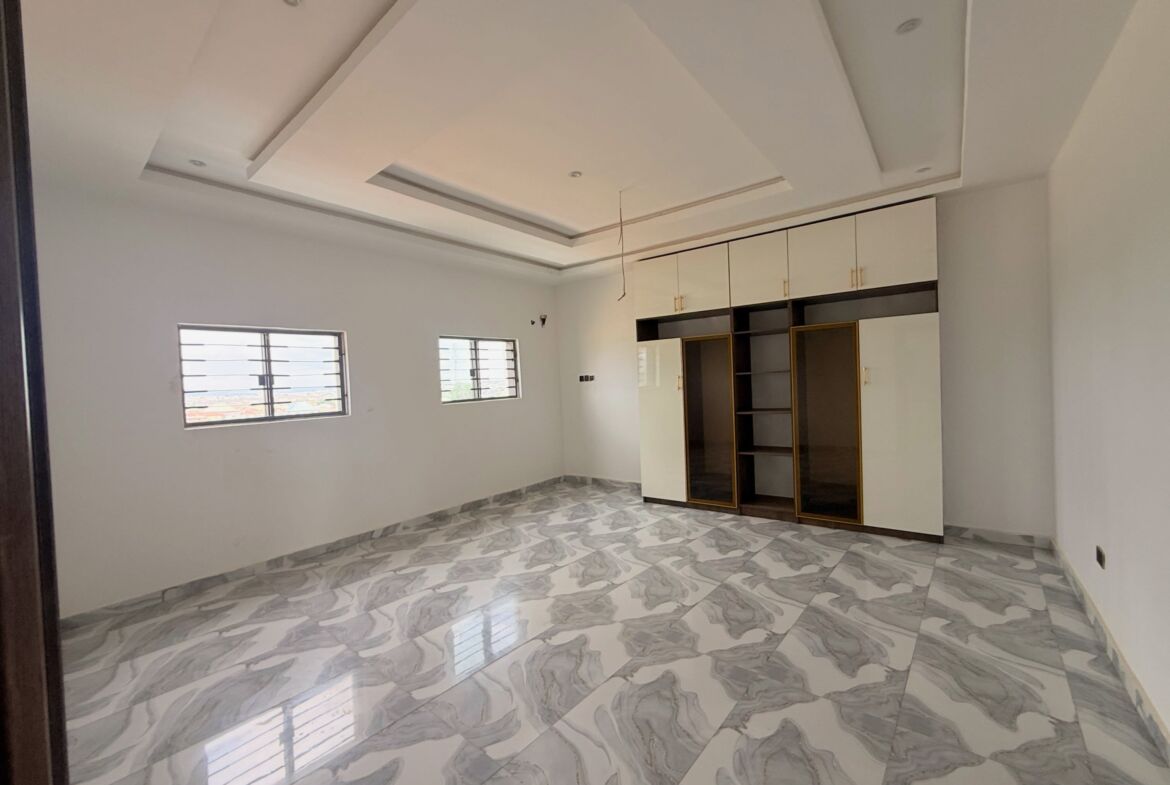 6 bedroom detached duplex for sale in Dakwo, Abuja