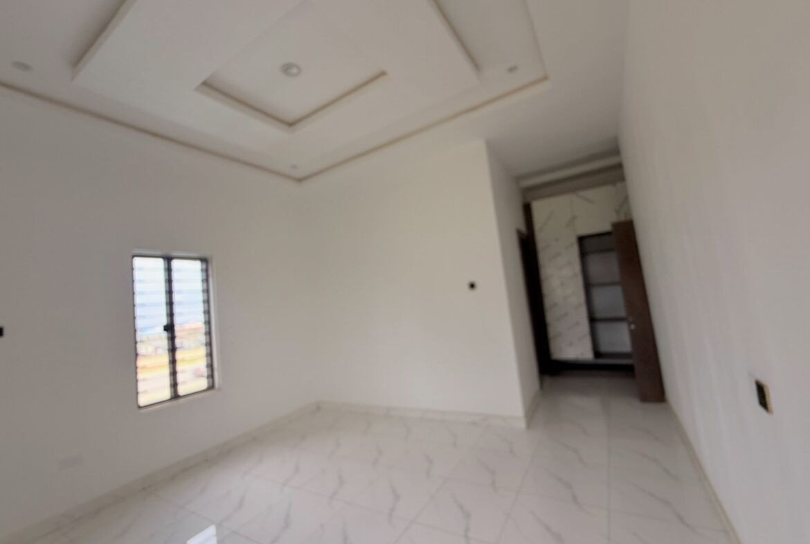 6 bedroom detached duplex for sale in Dakwo, Abuja