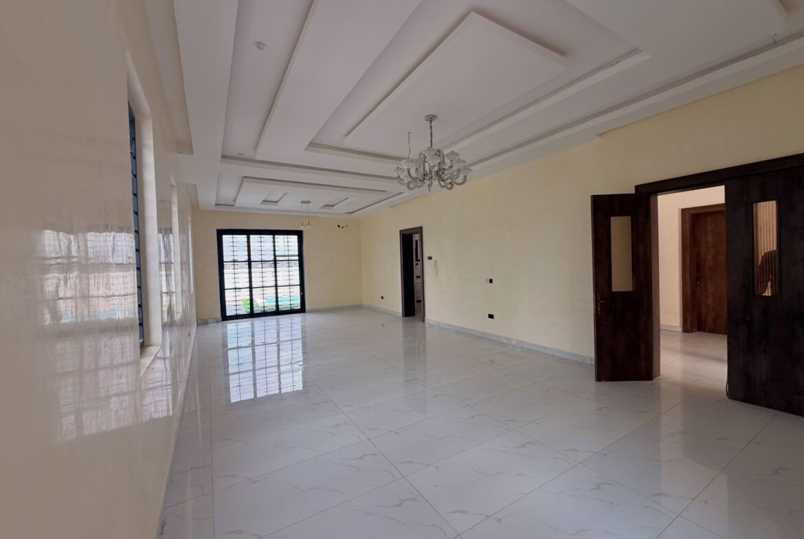 6 bedroom detached duplex for sale in Dakwo, Abuja