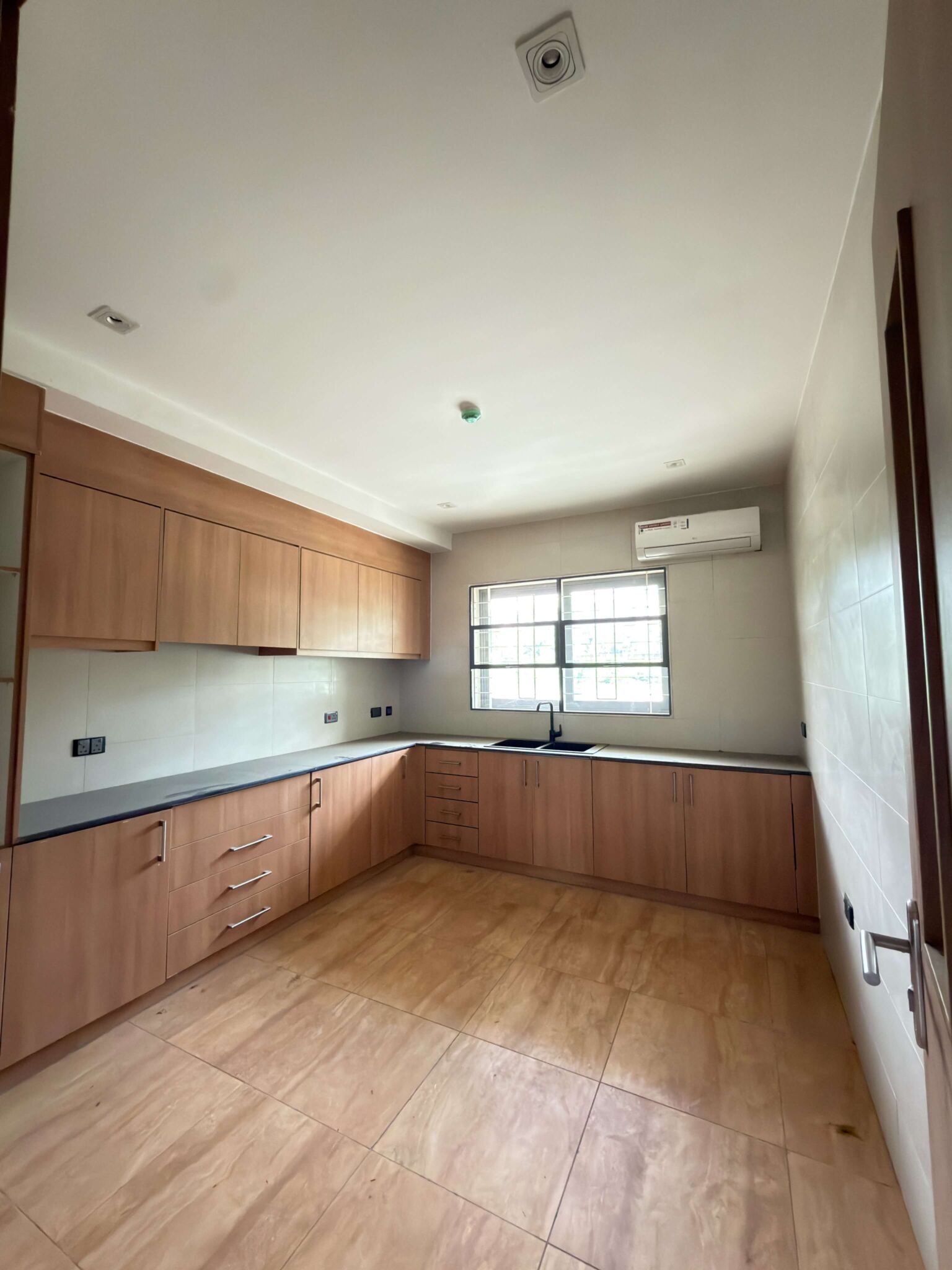 4 bedroom terrace duplex for sale in Wuse 2, Abuja