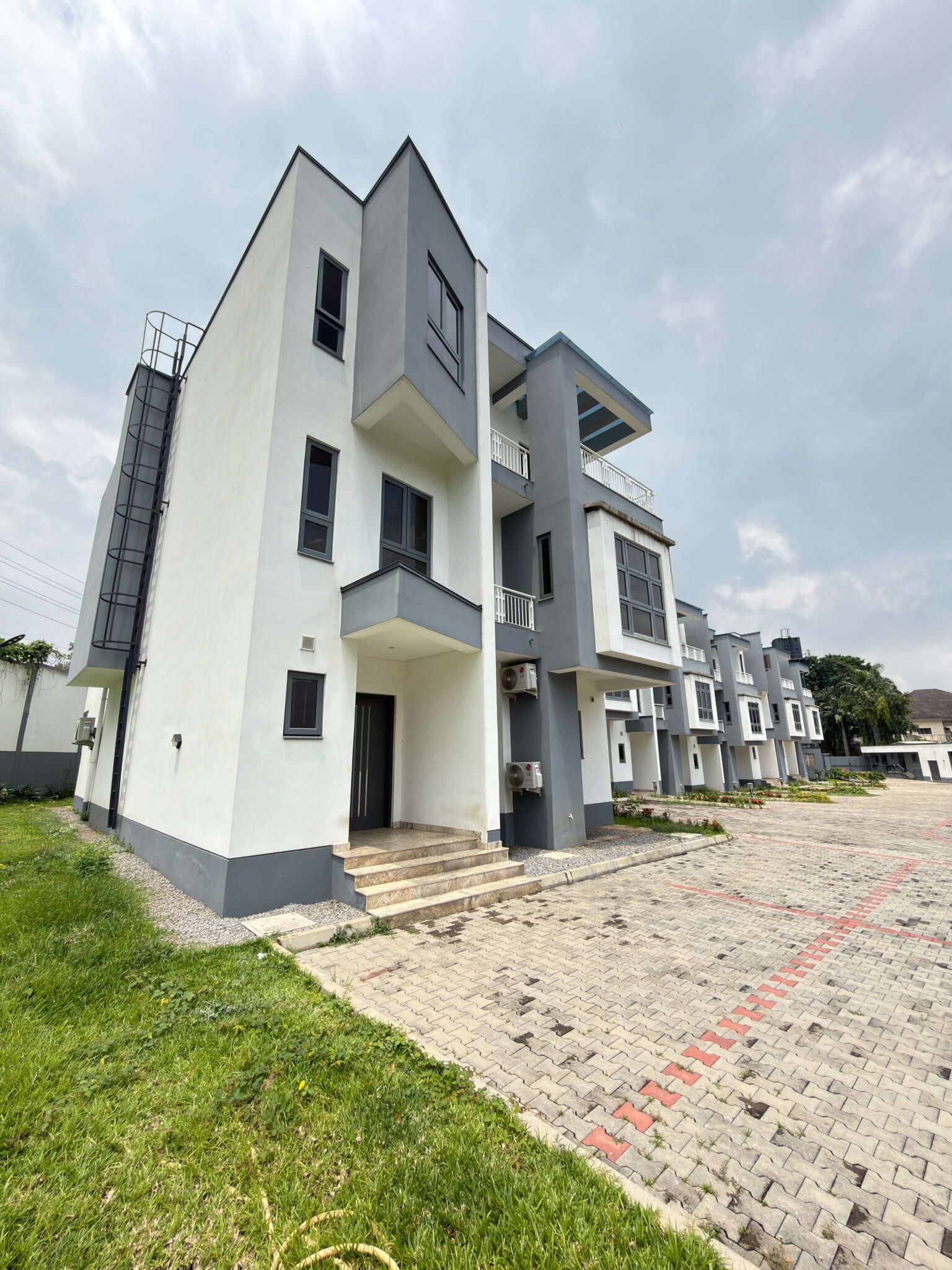 4 bedroom terrace duplex for sale in Wuse 2, Abuja