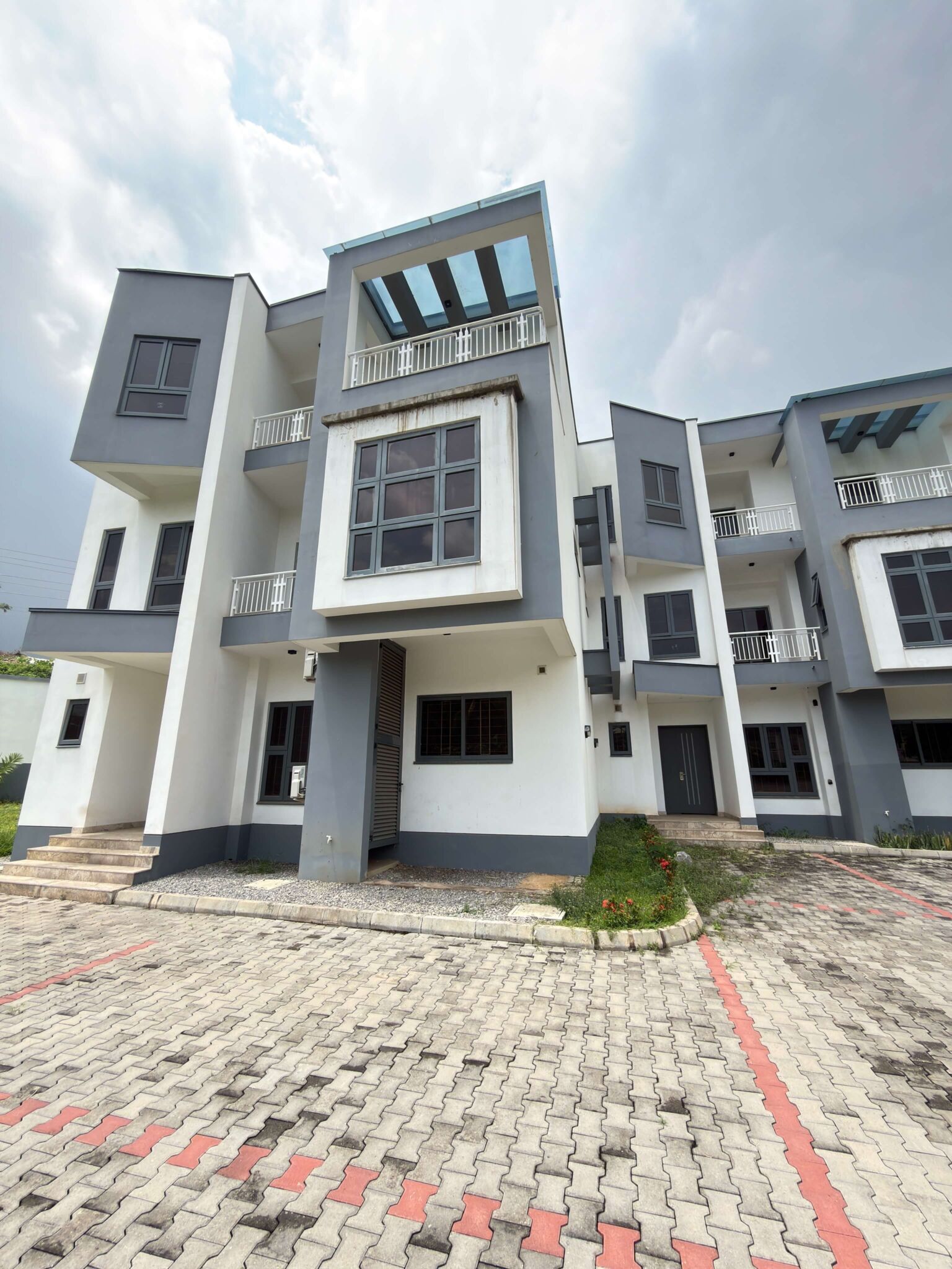 4 bedroom terrace duplex for sale in Wuse 2, Abuja