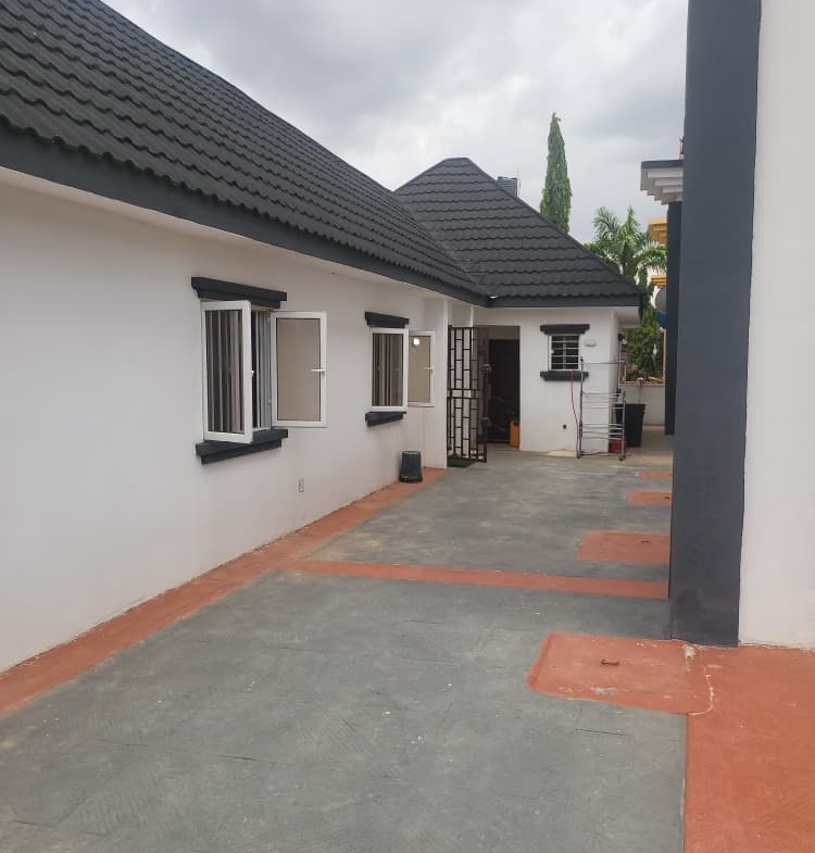 4 bedroom detached house for sale in Dakwo, Abuja