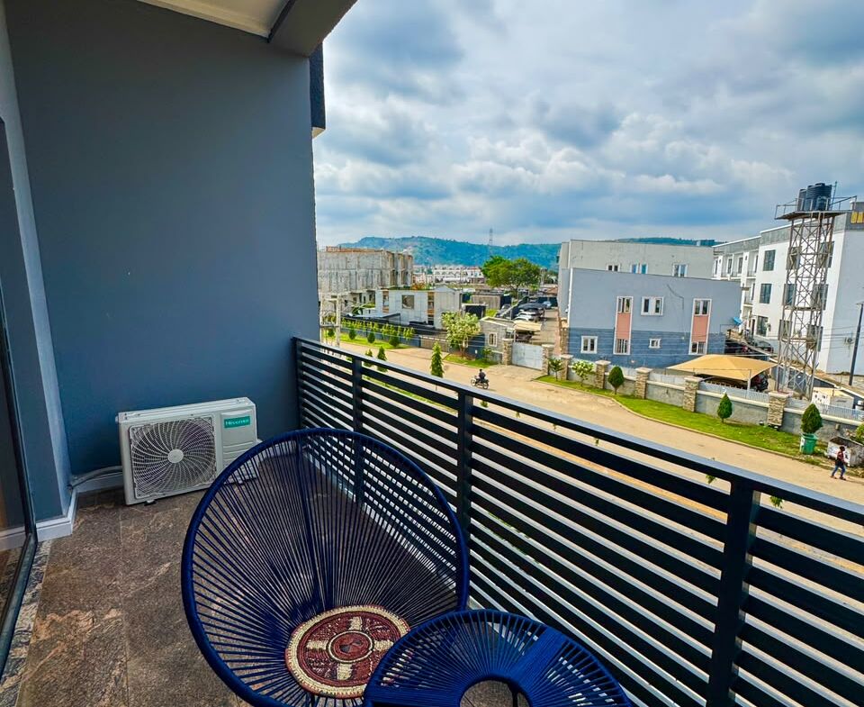 fully furnished 3 bedroom apartment for rent in Jahi, Abuja