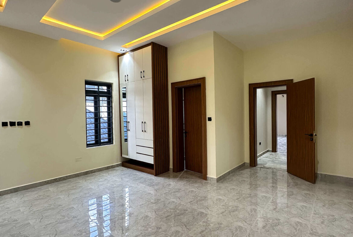 7 bedroom duplex for sale in Karsana, Abuja