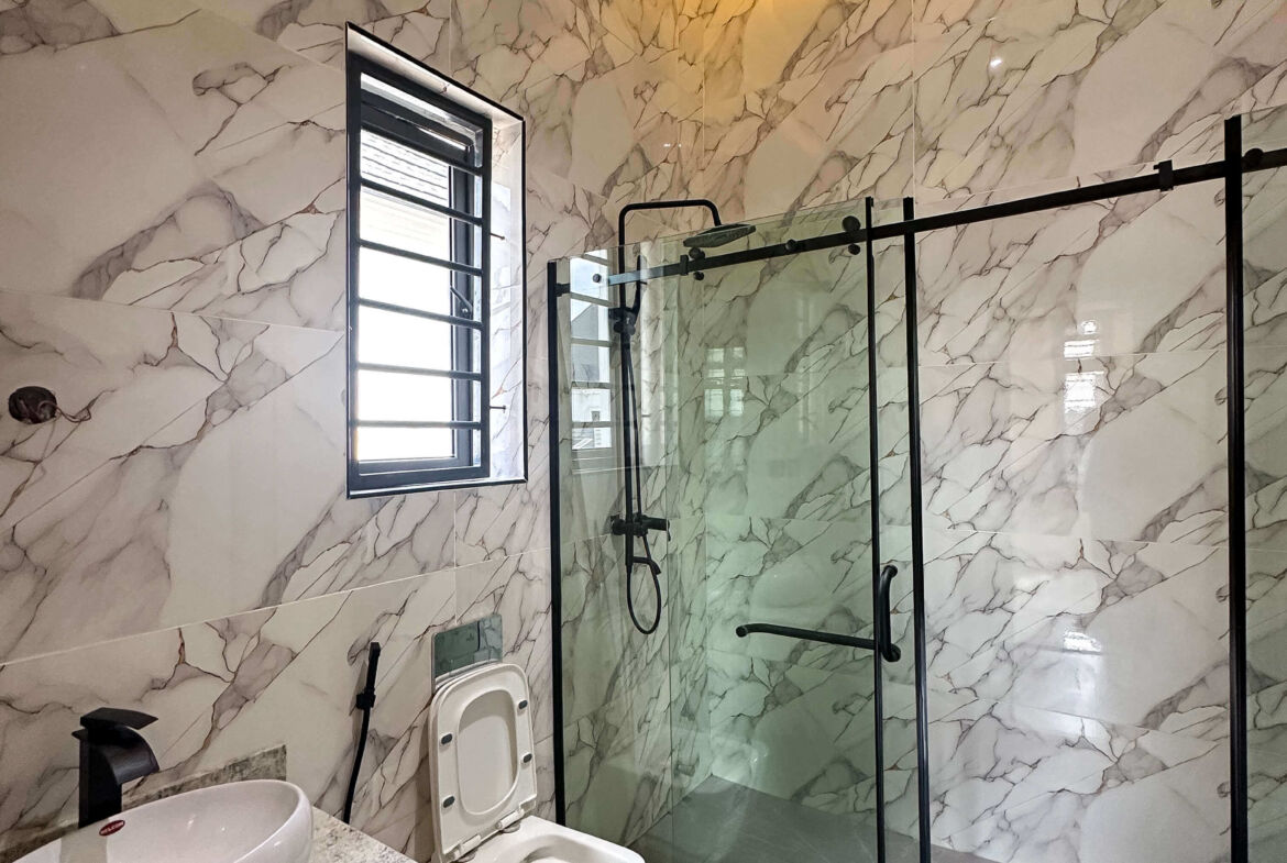 7 bedroom duplex for sale in Karsana, Abuja