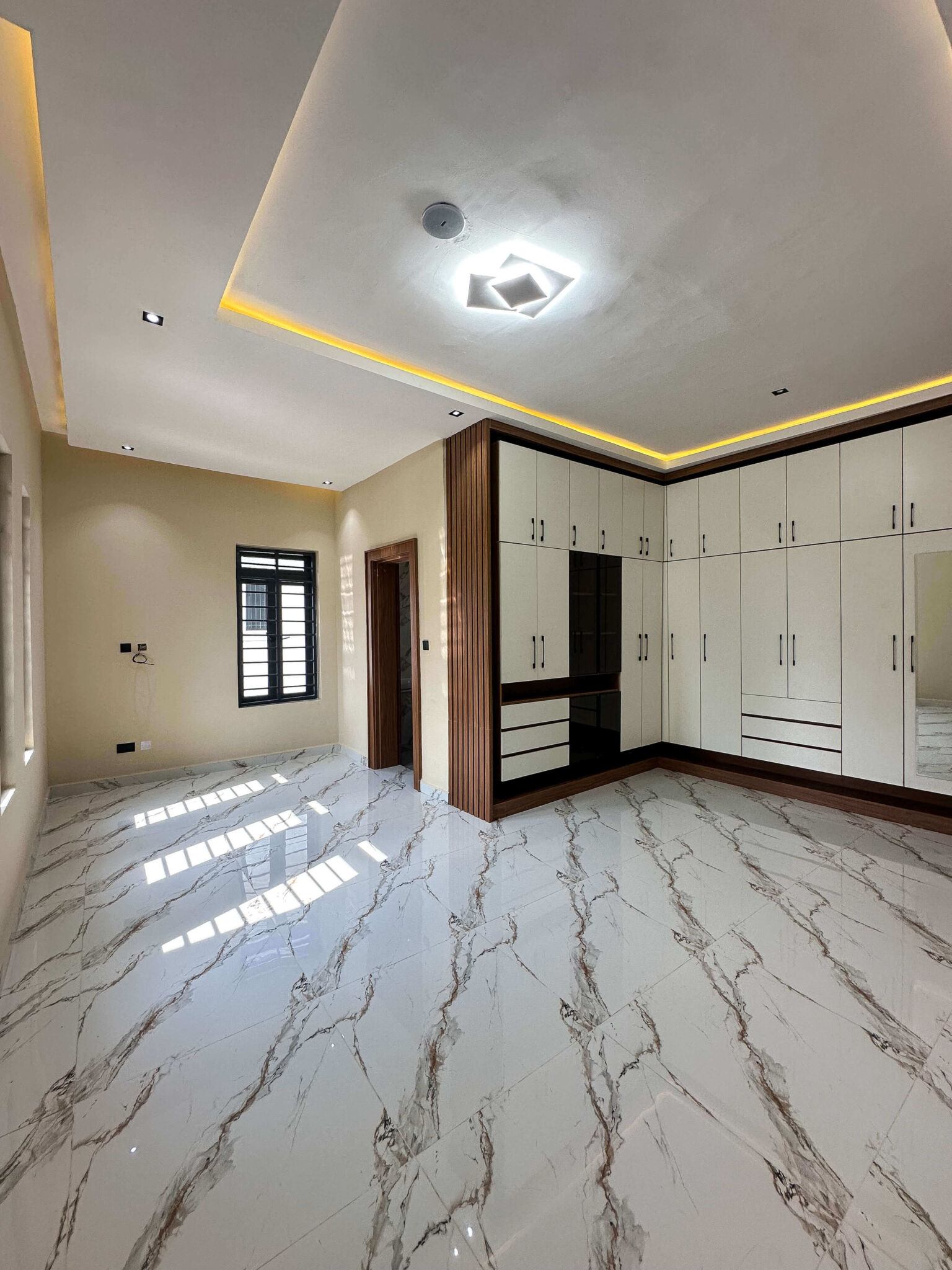 7 bedroom duplex for sale in Karsana, Abuja
