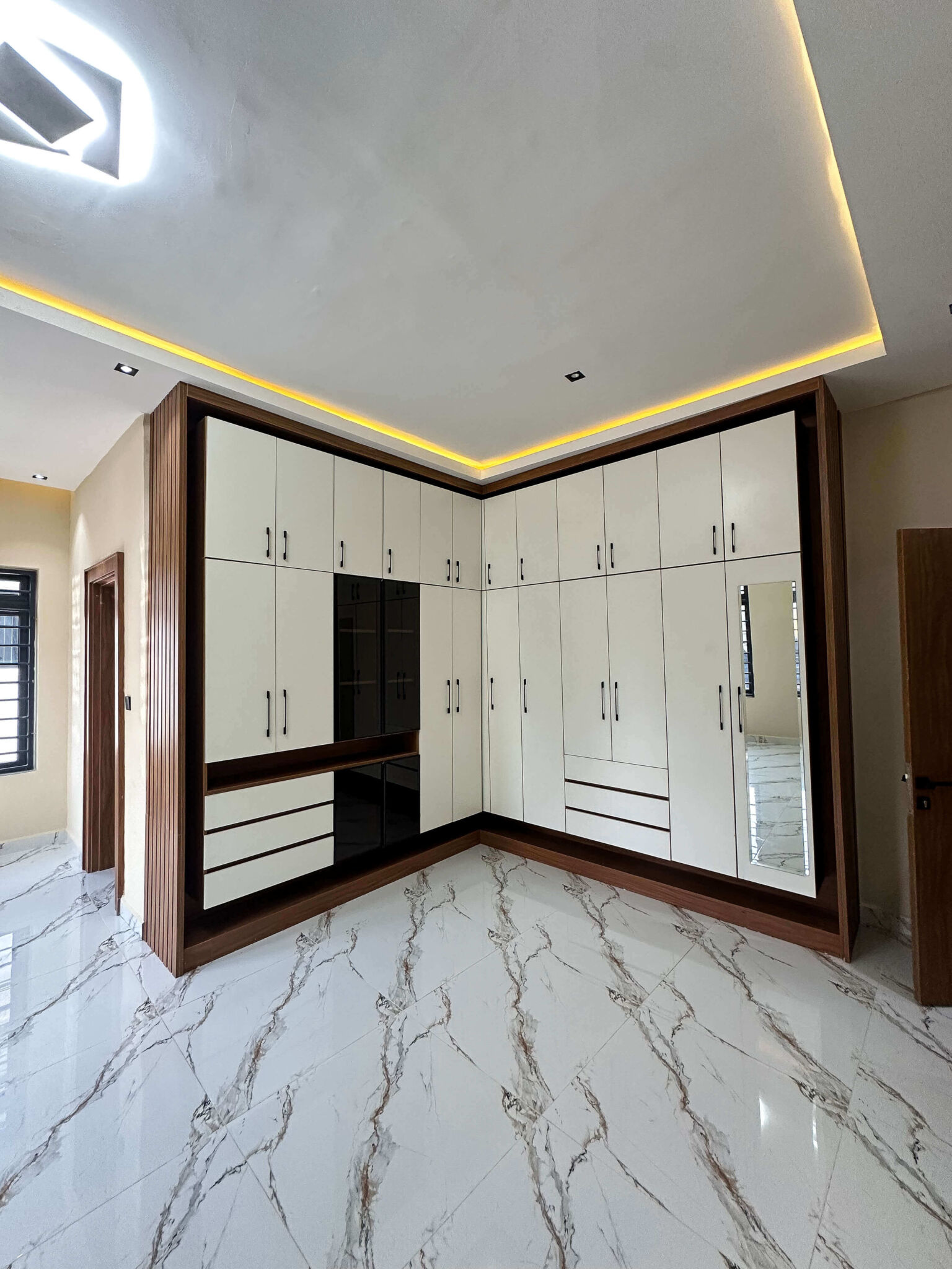 7 bedroom duplex for sale in Karsana, Abuja