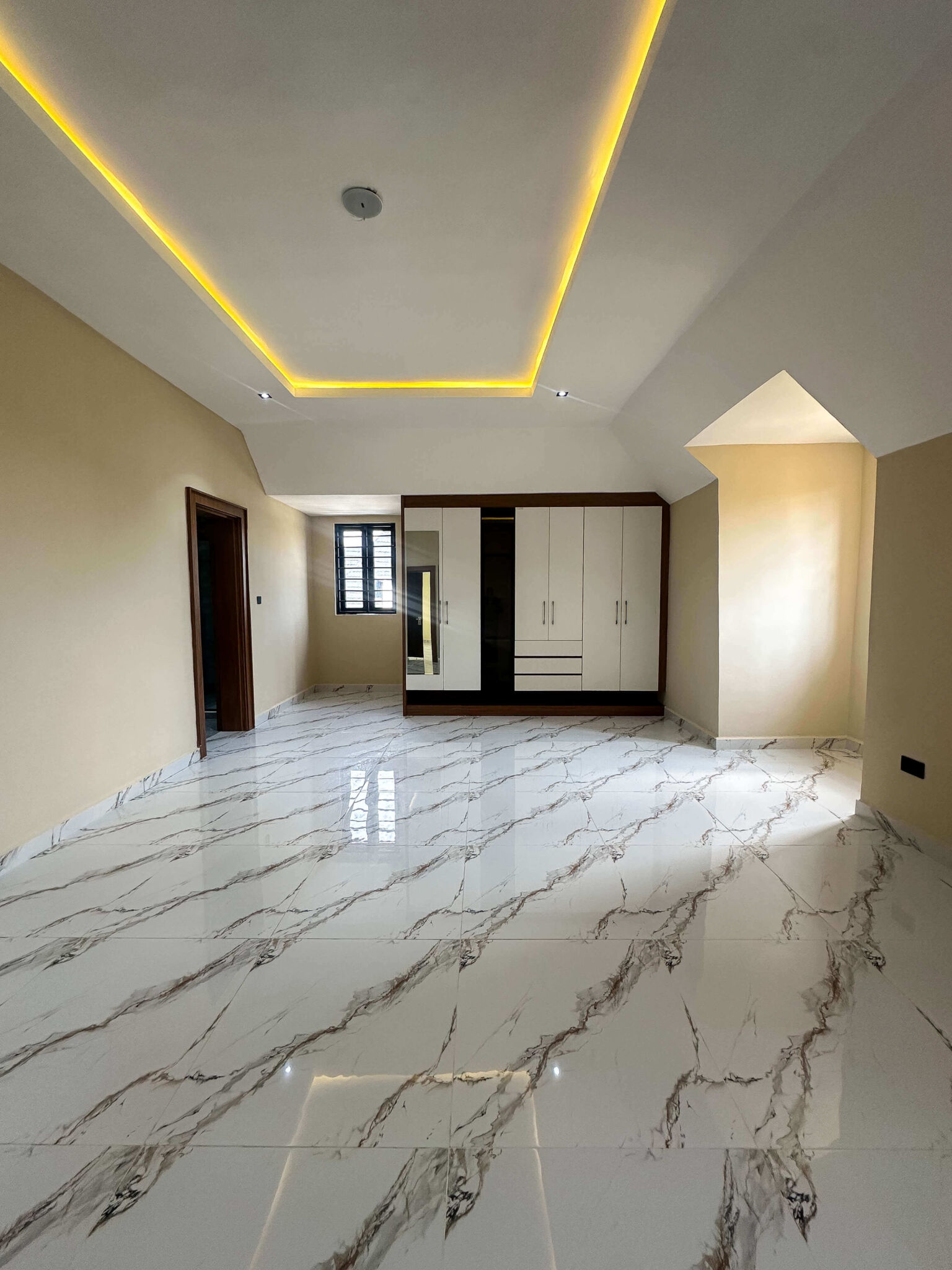 7 bedroom duplex for sale in Karsana, Abuja