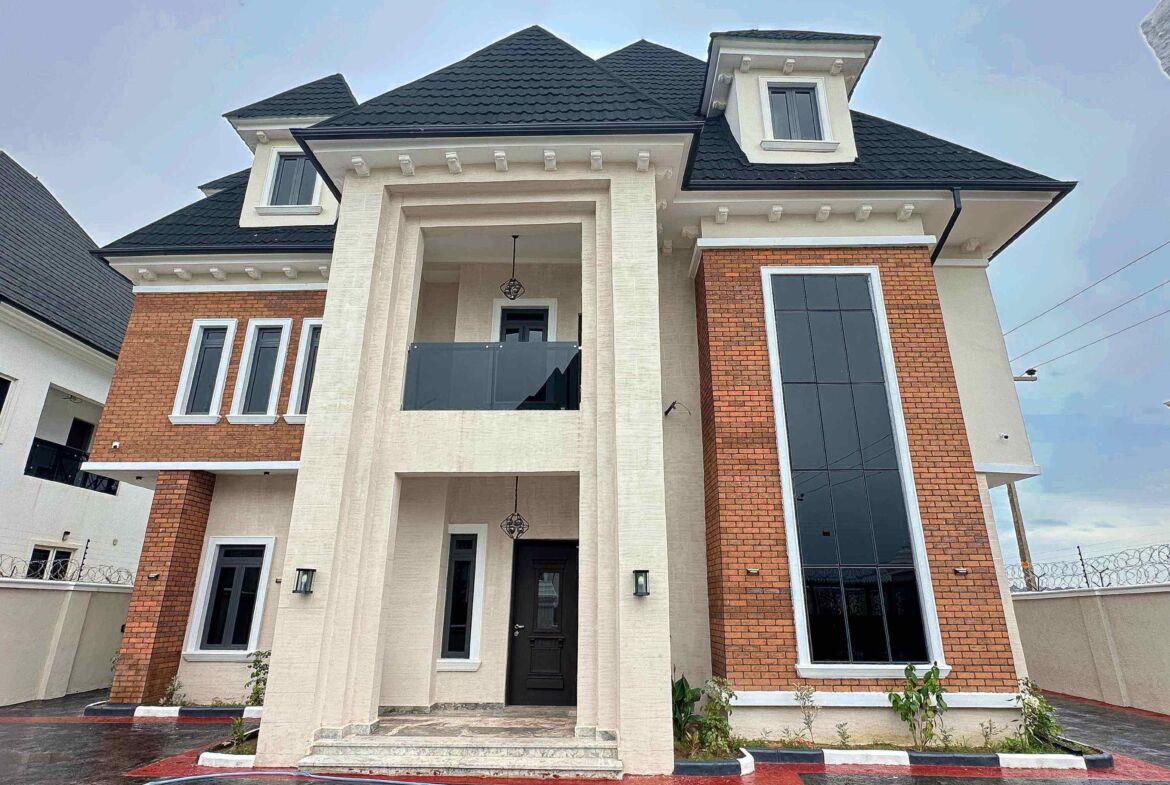7 bedroom duplex for sale in Karsana, Abuja
