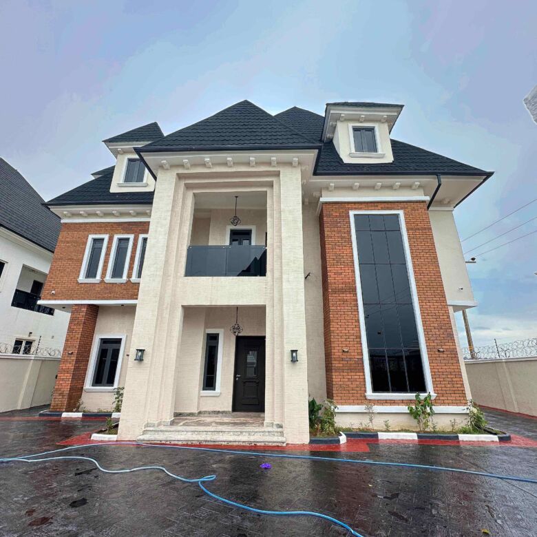 7 bedroom duplex for sale in Karsana, Abuja
