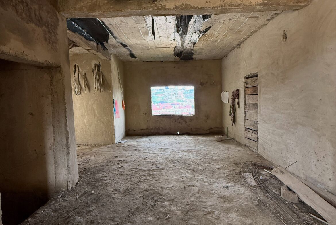 8 bedroom fully detached duplex for sale in Guzape, Abuja