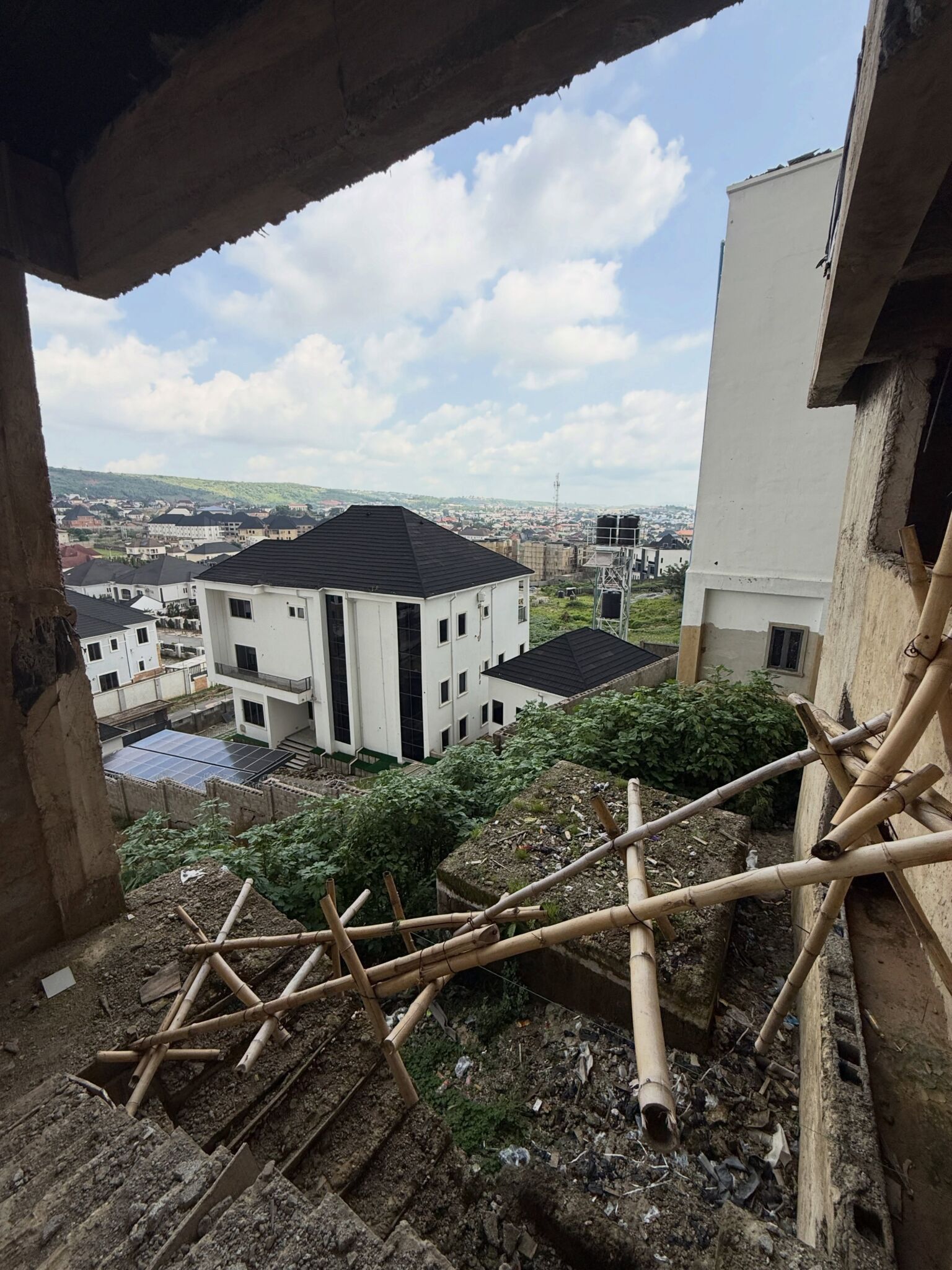 8 bedroom fully detached duplex for sale in Guzape, Abuja