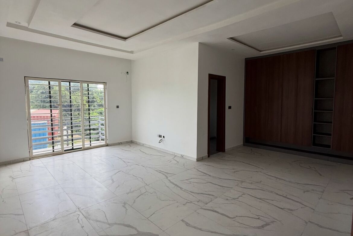 5 bedroom semi-detached duplex for sale in Asokoro, Abuja