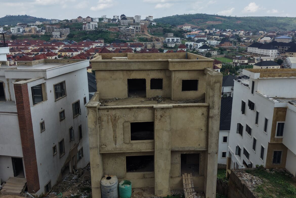 8 bedroom fully detached duplex for sale in Guzape, Abuja