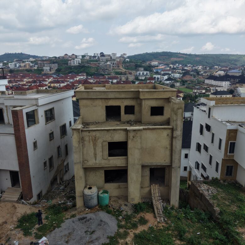 8 bedroom fully detached duplex for sale in Guzape, Abuja