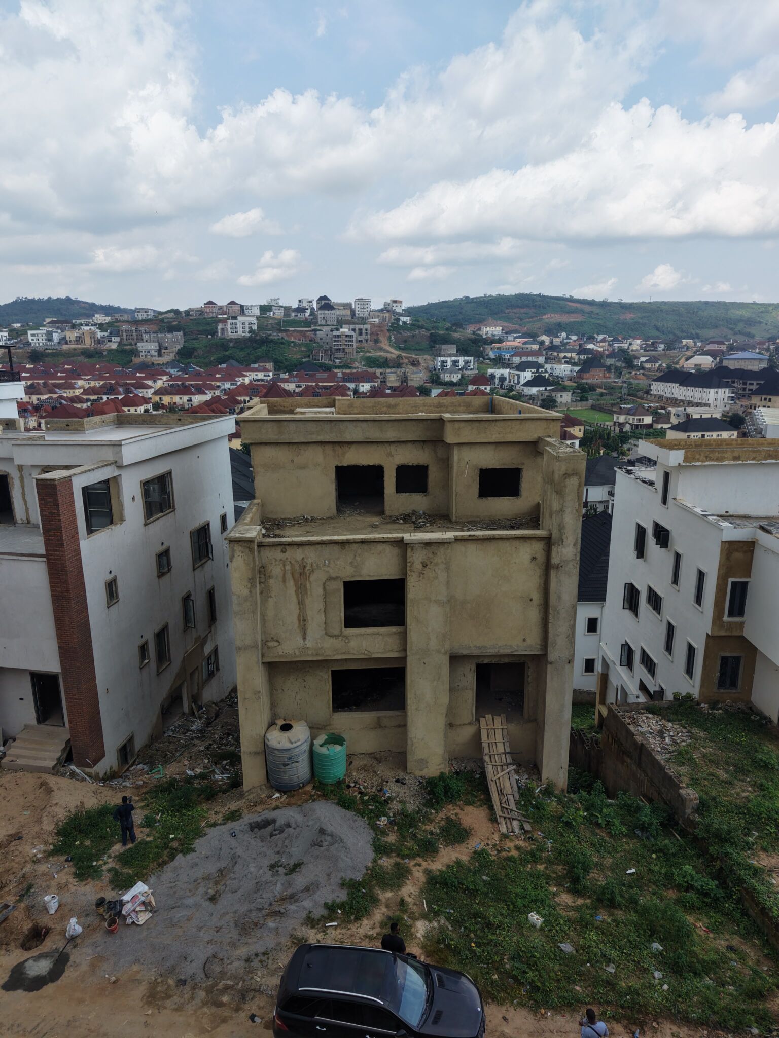 8 bedroom fully detached duplex for sale in Guzape, Abuja