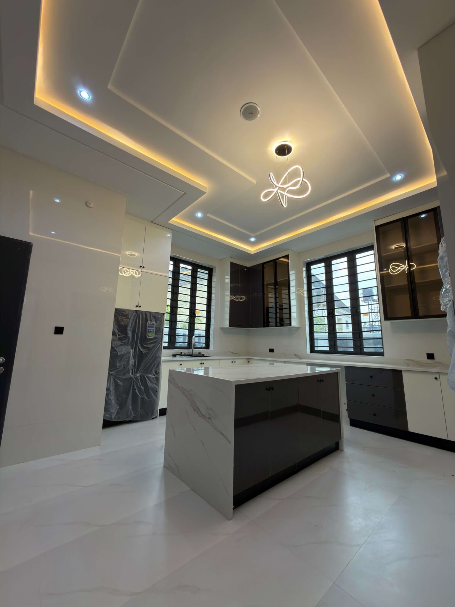 5 bedroom fully detached duplex for sale in Apo Resettlement, Abuja