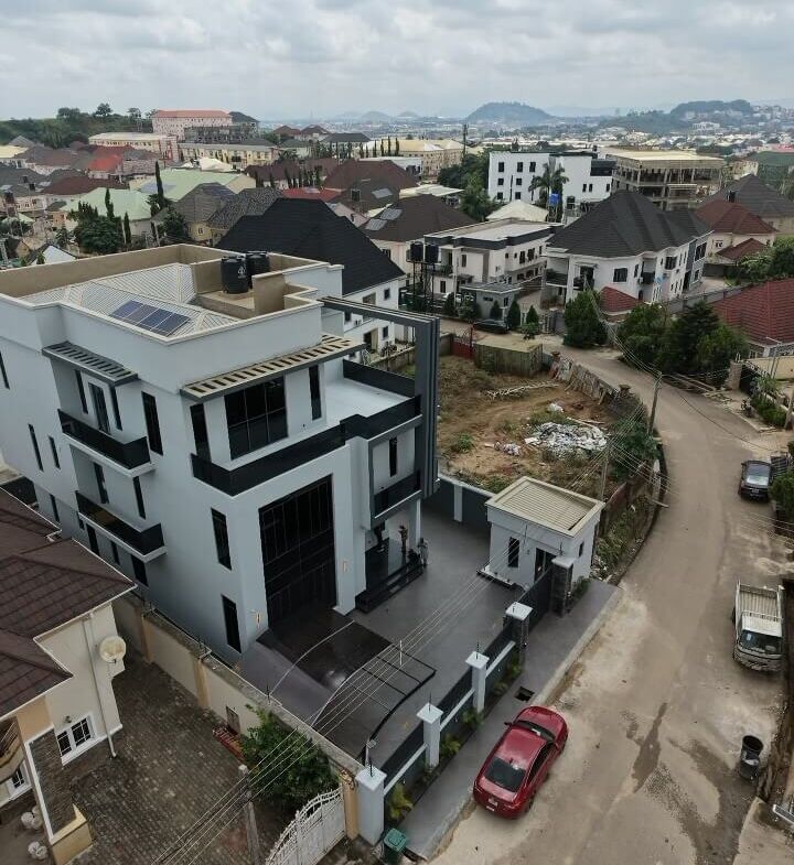 5 bedroom fully detached duplex for sale in Apo Resettlement, Abuja