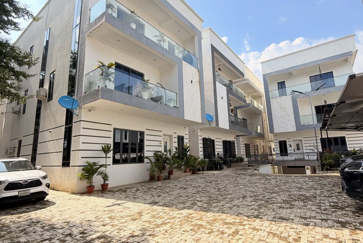 solidly built 4-bedroom detached duplex for sale in Utako District, Abuja,