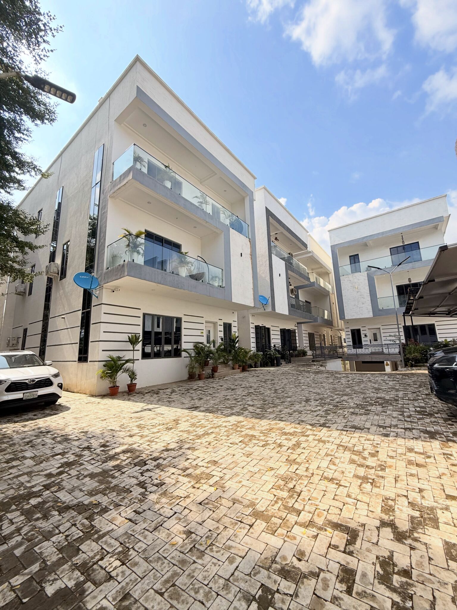 solidly built 4-bedroom detached duplex for sale in Utako District, Abuja,