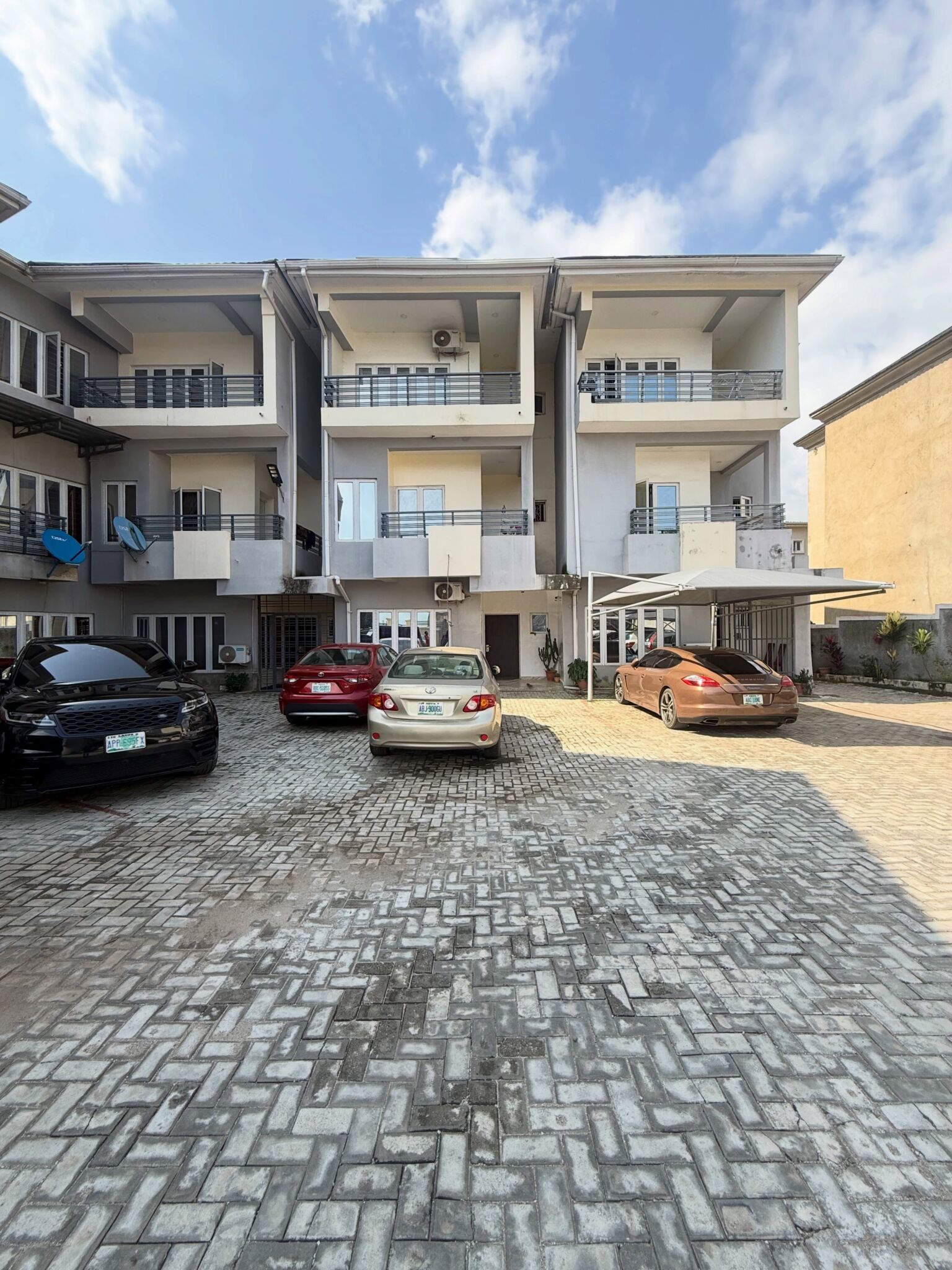 4 bedroom smart terrace duplex for sale in Guzape, Abuja