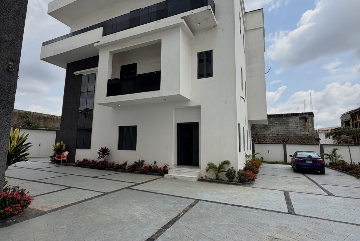 4 bedroom detached duplex for sale in Guzape, Abuja