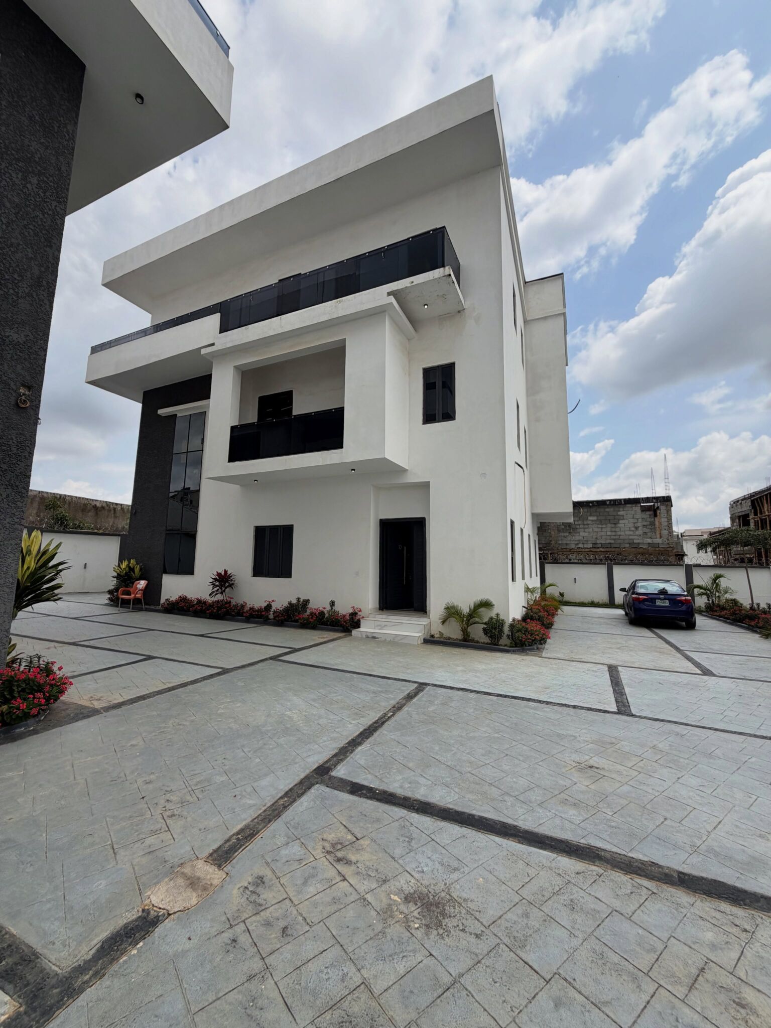 4 bedroom detached duplex for sale in Guzape, Abuja