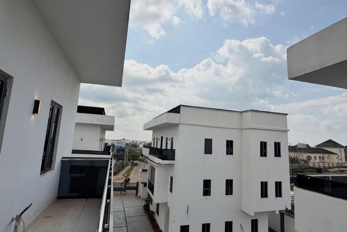 4 bedroom detached duplex for sale in Guzape, Abuja