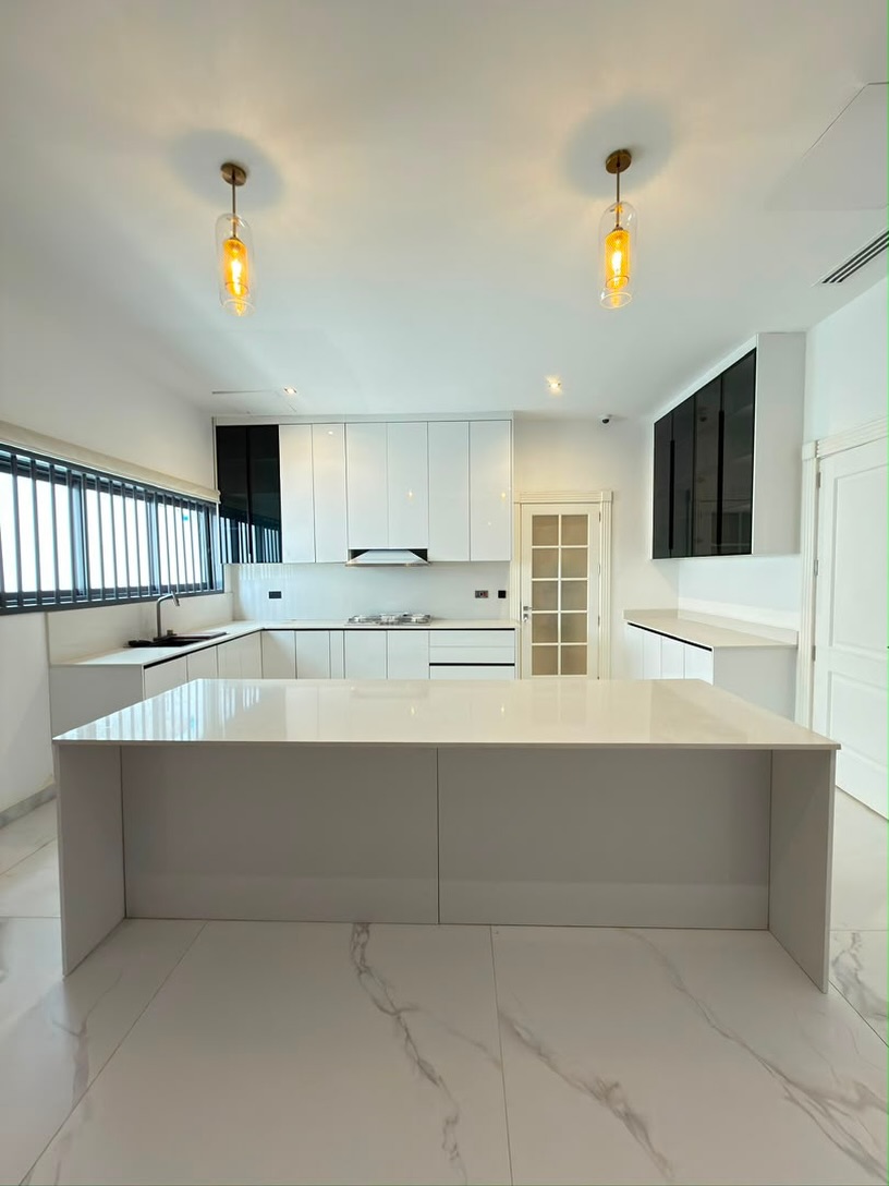 8-bedroom fully detached smart mansion for sale in Maitama, Abuja