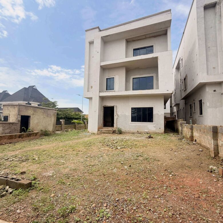 solidly built 5-bedroom detached duplex for sale in Guzape District, Abuja
