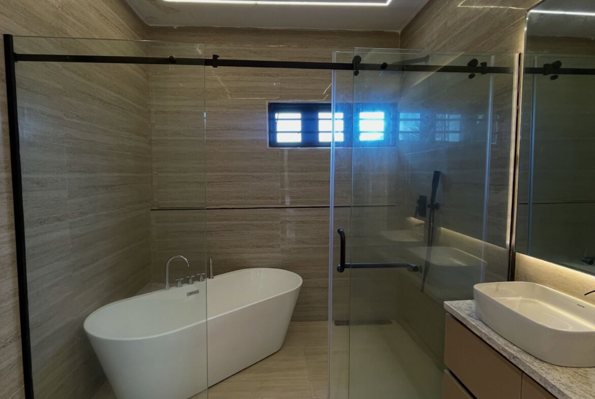 5 bedroom detached duplex for sale in Gwarinpa, Abuja
