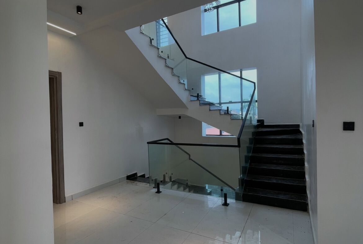 5 bedroom detached duplex for sale in Gwarinpa, Abuja