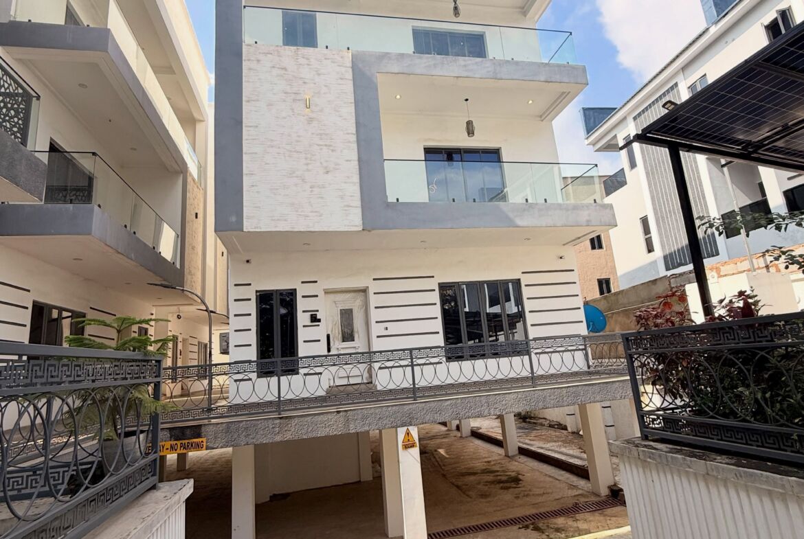 solidly built 4-bedroom detached duplex for sale in Utako District, Abuja,