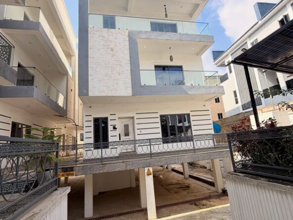 solidly built 4-bedroom detached duplex for sale in Utako District, Abuja,